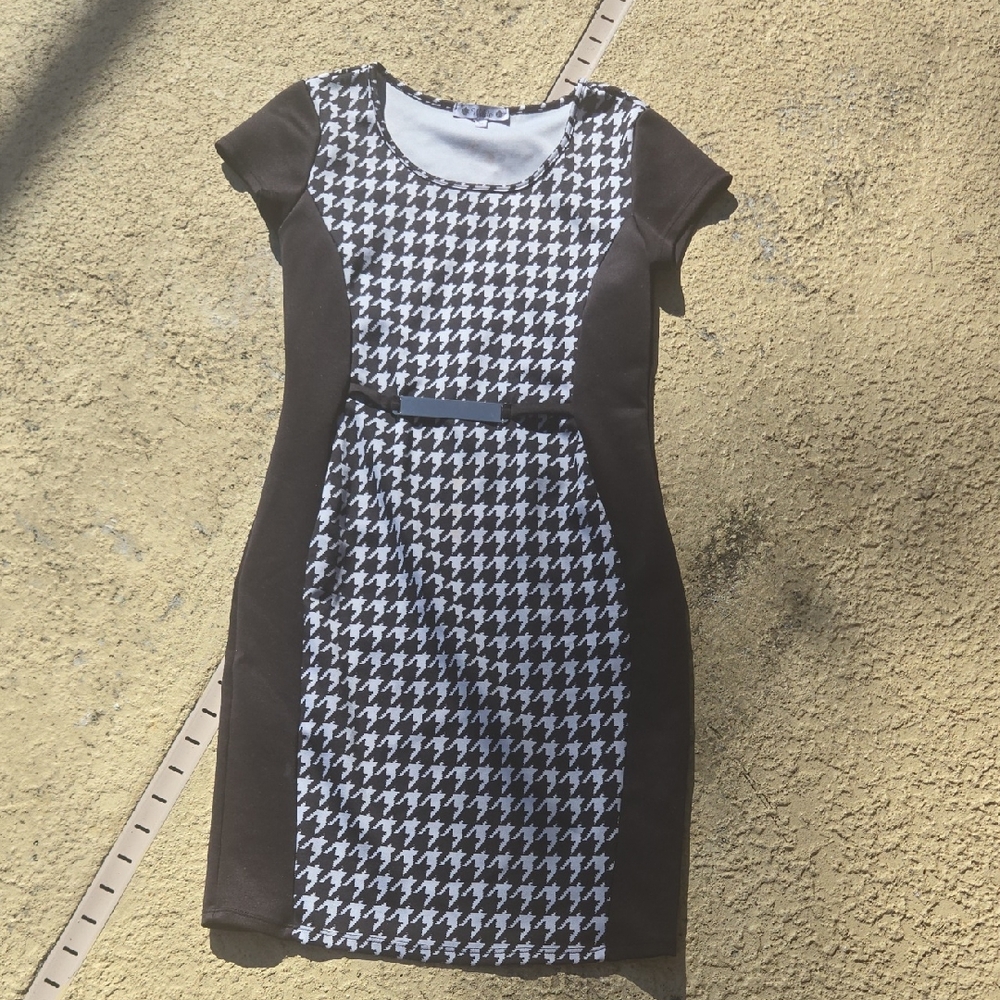 Chic Houndstooth Mini Dress